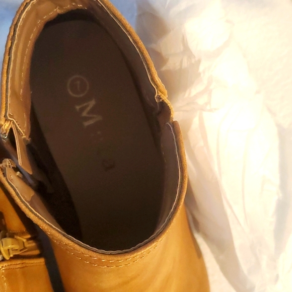 NWT TWO COLORED BOOTIES - Picture 7 of 13